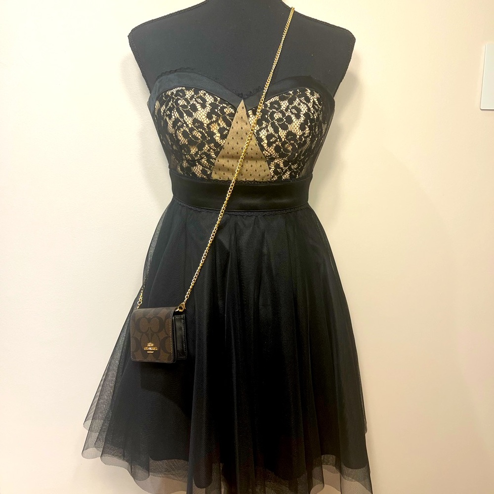 Teeze Me Junior Size 3 strapless mini lace dress.